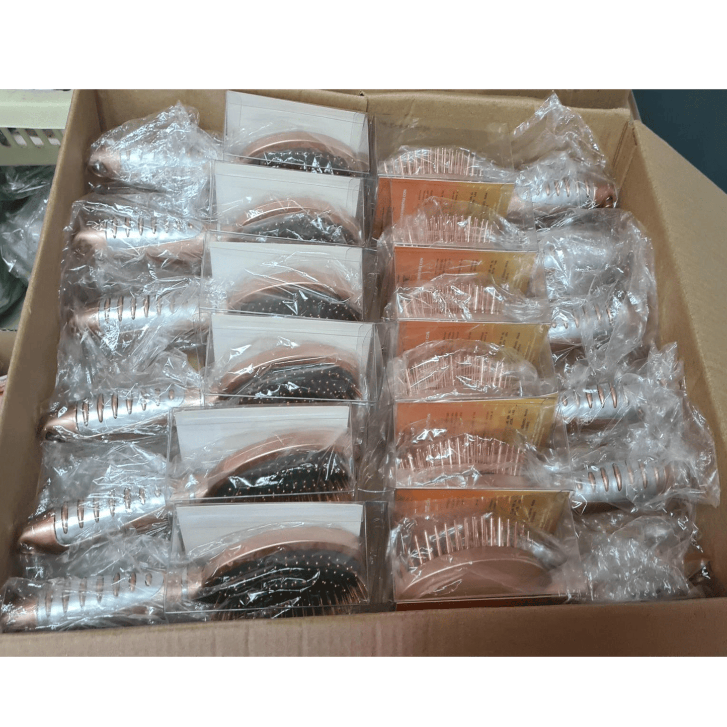 CAJA DE 12 Cepillos cabello COBRE x mayor, empresas o reventa. liquidación.
